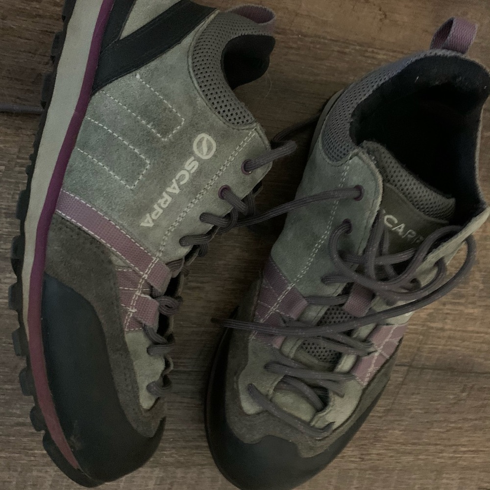 Scarpa Purple & Gray Crux Approach Shoes- WM 8
